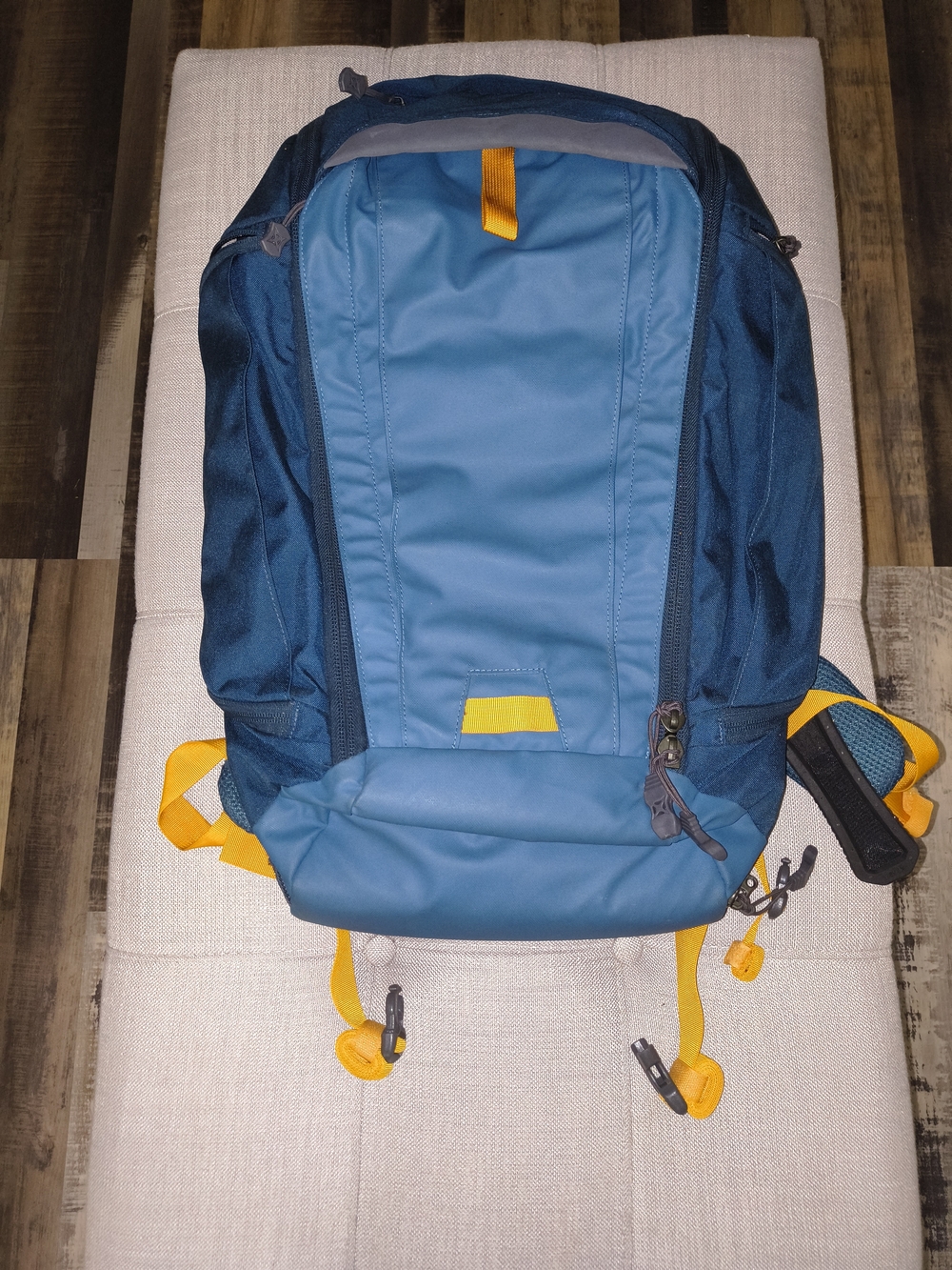 Men's Vertx Gamut Checkpoint In Blue And Yellow. Descreet Carry-on Travel Bag